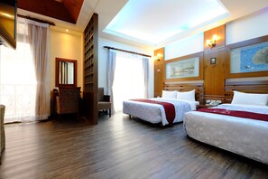 Escritorio, wifi gratis y ropa de cama 