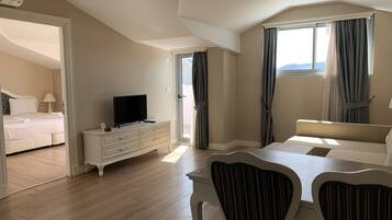 1 bedroom, in-room safe, desk, laptop workspace