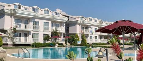Seasonal outdoor pool