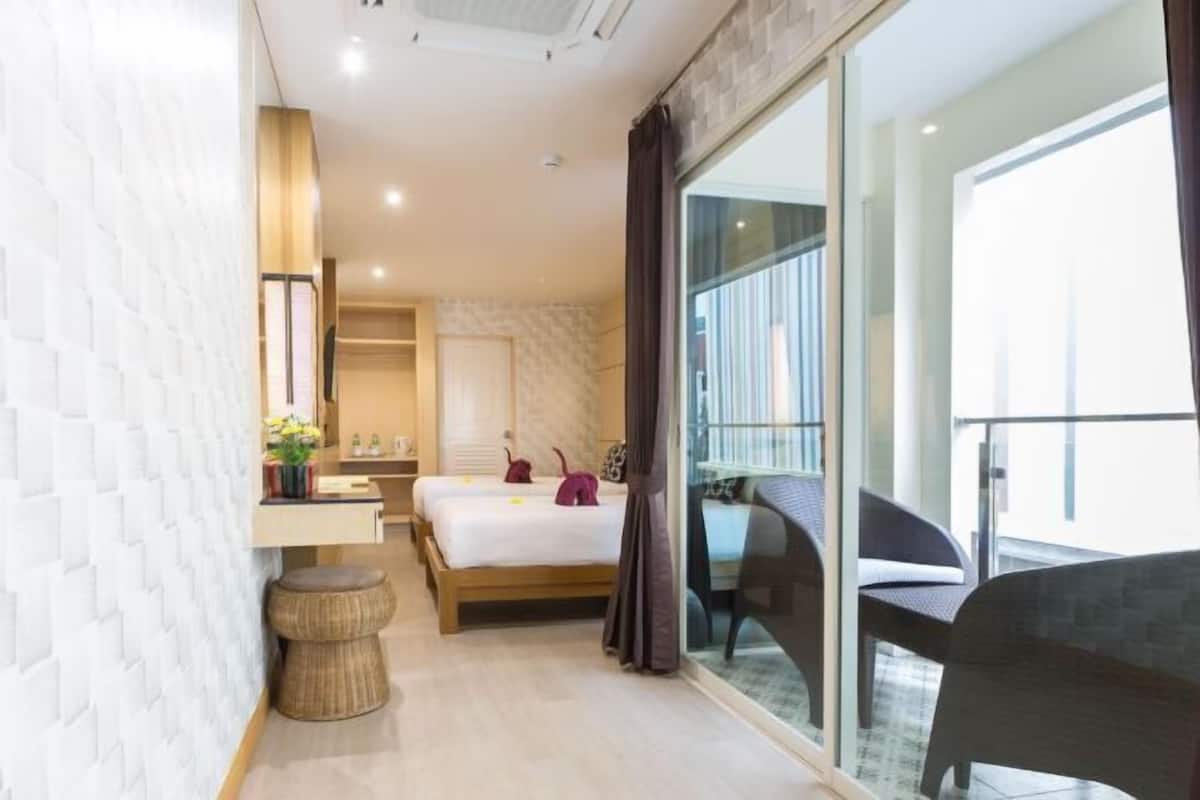 1 bedroom, in-room safe, desk, free WiFi