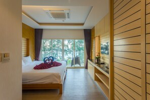 Kahden hengen huone (yksi tai kaksi sänkyä), merinäköala | Tallelokero huoneessa, työpöytä, ilmainen Wi-Fi, vuodevaatteet