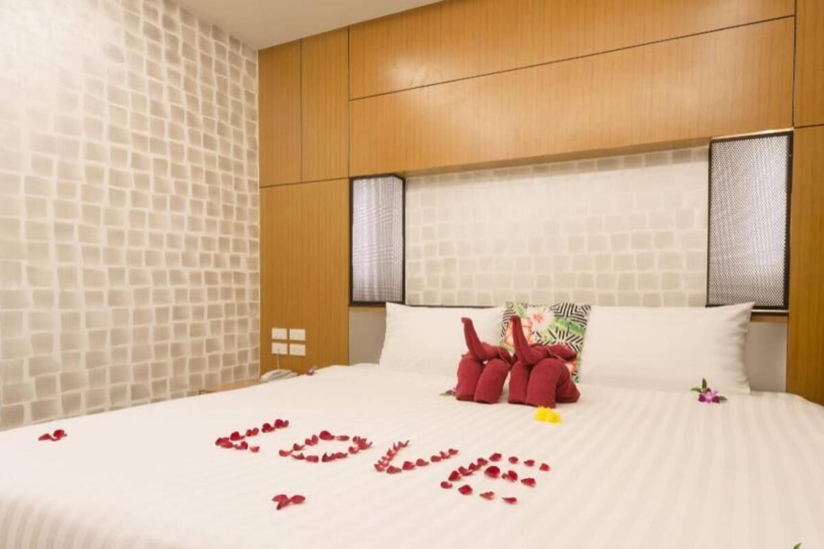 خزنة داخل الغرفة ومكتب وواي فاي مجانًا وملاءات أسرّة