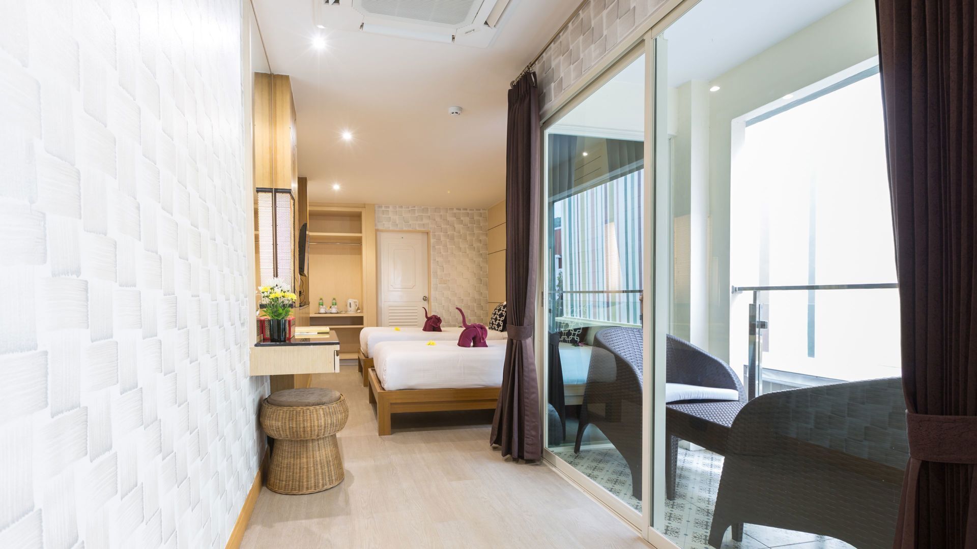 خزنة داخل الغرفة ومكتب وواي فاي مجانًا وملاءات أسرّة