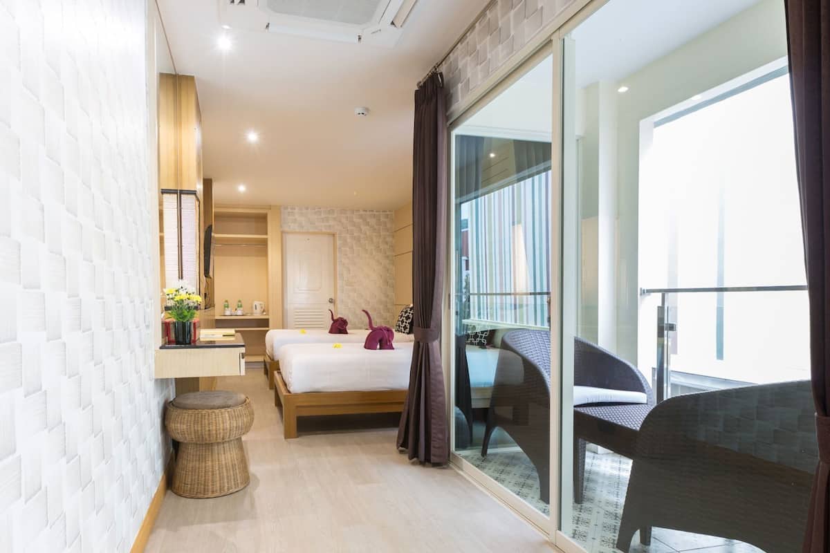 In-room safe, desk, free WiFi, bed sheets