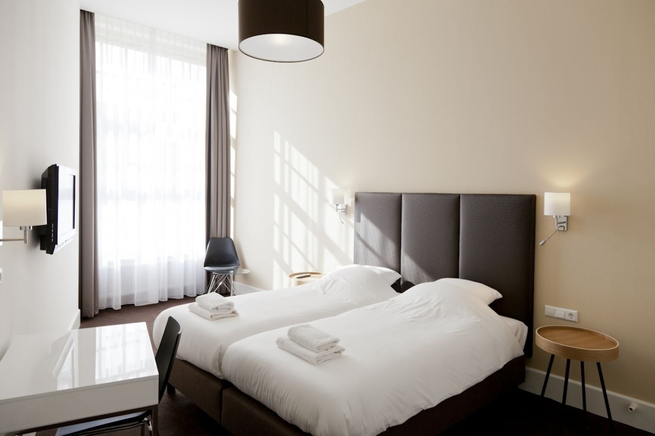 Standard Twin Room | Premium bedding, desk, soundproofing, cribs/infant beds