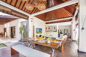 Villa, 2 Bedrooms, Private Pool | Dining room