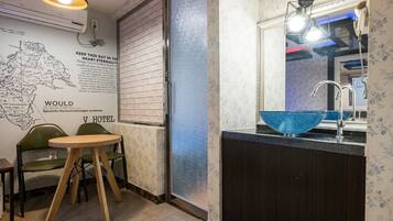 Standard Room | Desk, soundproofing, free WiFi