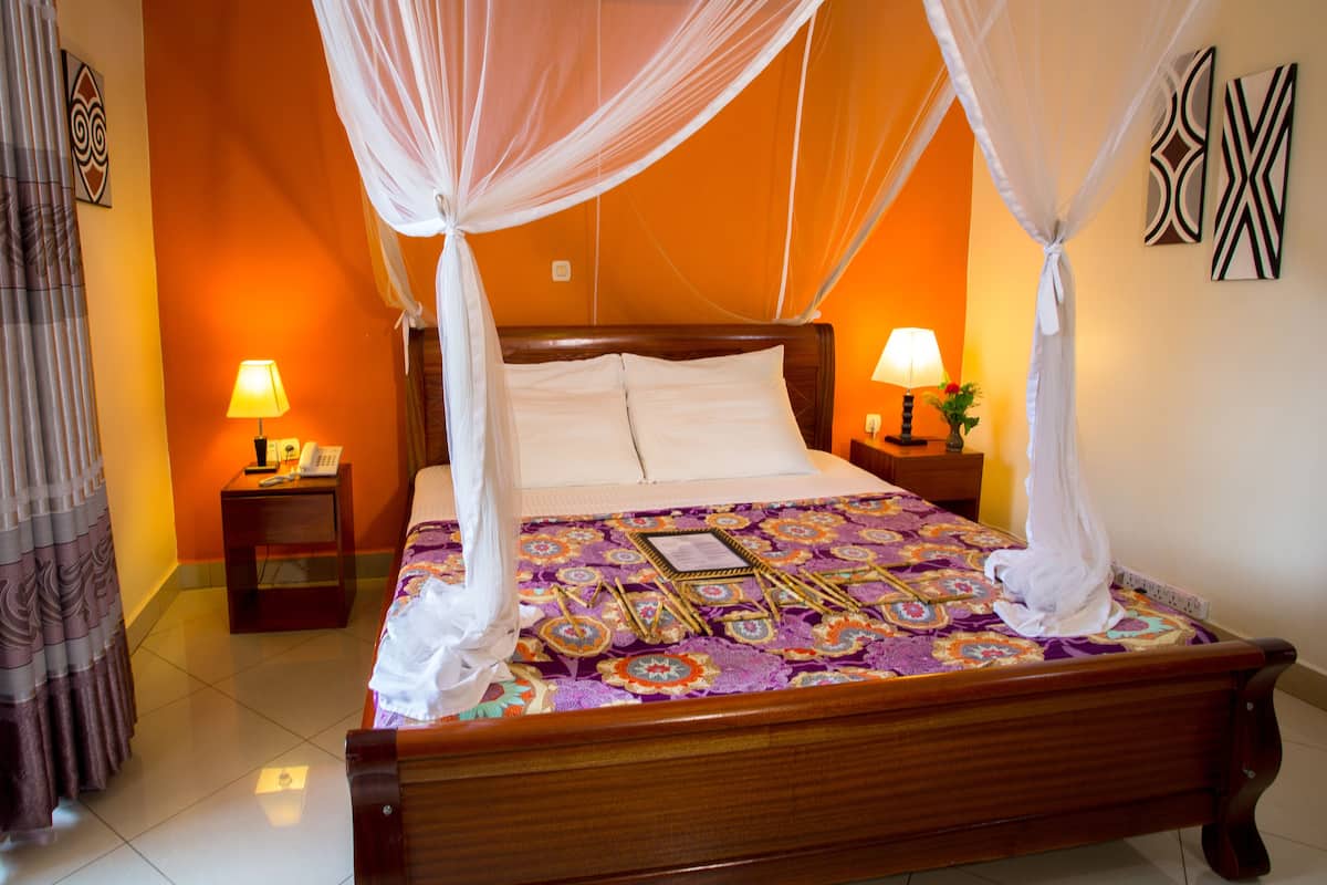 villa budget king room | 1 bedroom, in-room safe, iron/ironing board, free wifi