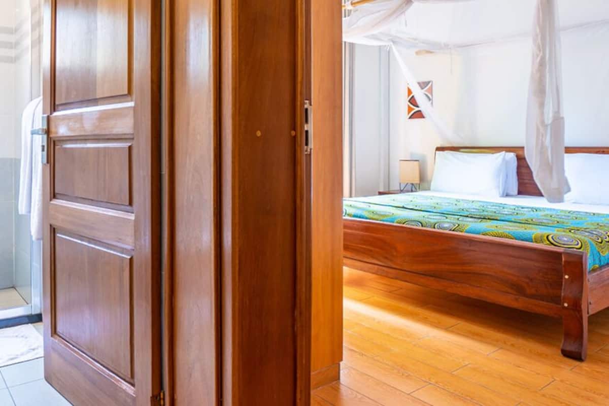 residence superior queen room | 1 bedroom, in-room safe, iron/ironing board, free wifi