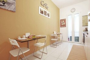 In-room dining - Vatican Station (Rome)