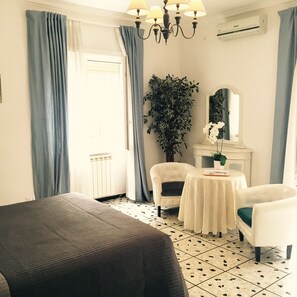 Superior Triple Room (External Private Bathroom) - Vatican Station (Rome)