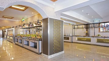 3 Restaurants, Frühstück, Mittagessen, Abendessen, internationale Küche