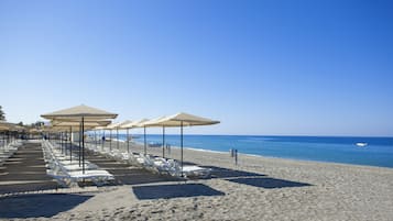 Private beach nearby, free beach shuttle, beach bar