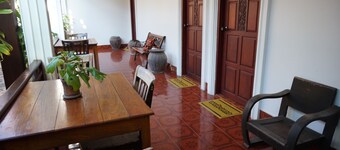 Mani Home Guesthouse