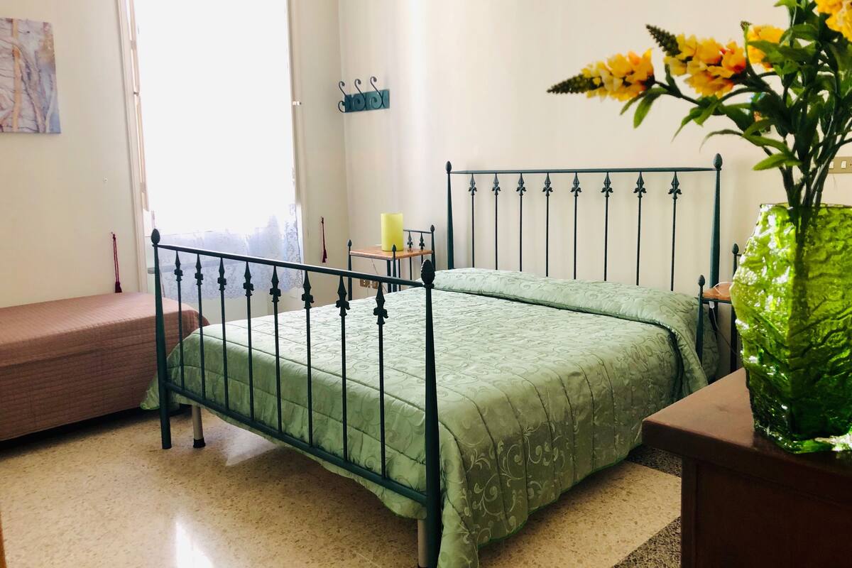 Down duvets, cots/infant beds, rollaway beds, free WiFi