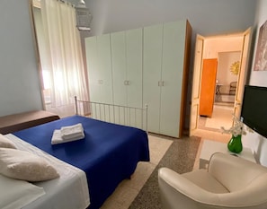 Down duvets, cots/infant beds, rollaway beds, free WiFi