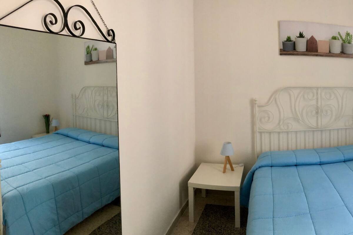 Down duvets, cots/infant beds, rollaway beds, free WiFi