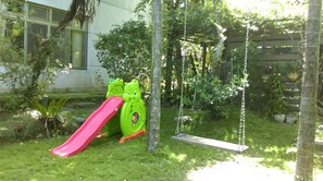 Children’s play area – outdoor - GOOSE NEST Garden B&B (Luye)