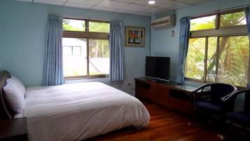 Double Room | Premium bedding, desk, free WiFi, bed sheets