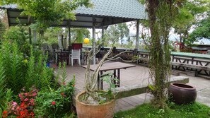 BBQ/picnic Area - GOOSE NEST Garden B&B (Luye)
