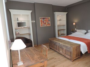 Superior Twin Room, 2 Bedrooms | Premium bedding, minibar, individually decorated, individually furnished - B&B Le Valangré (Chaumont-Gistoux)