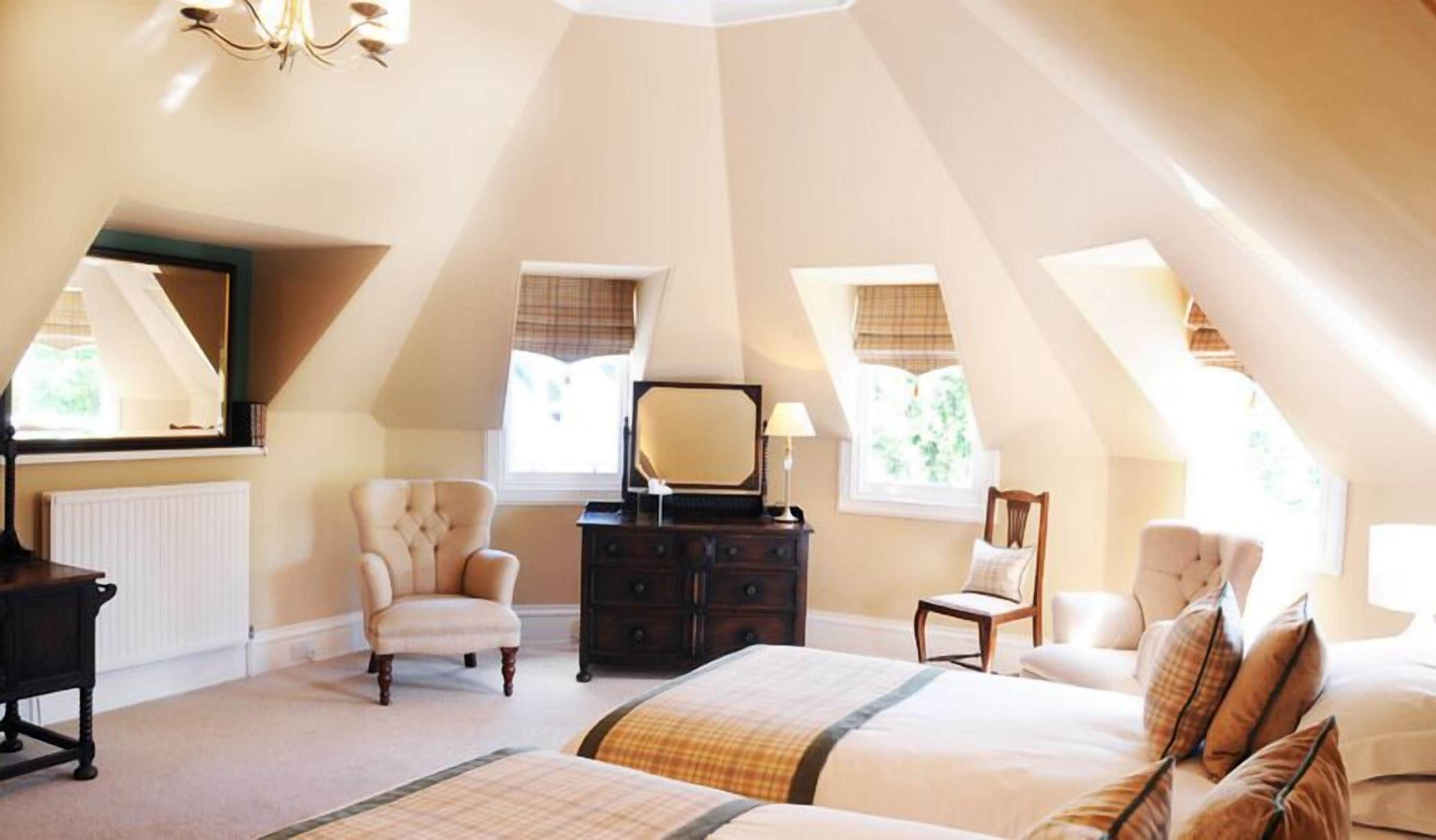 deluxe double room | individually decorated, desk, iron/ironing board, free wifi