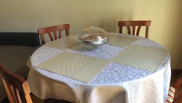 Free daily self-serve breakfast