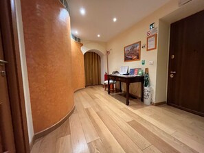 Mostrador para check-in y check-out