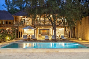 Outdoor pool - The Gili Beach Resort (Gili Trawangan)