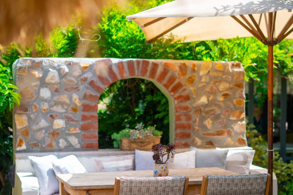 Cunda Battalos Küçük Otel