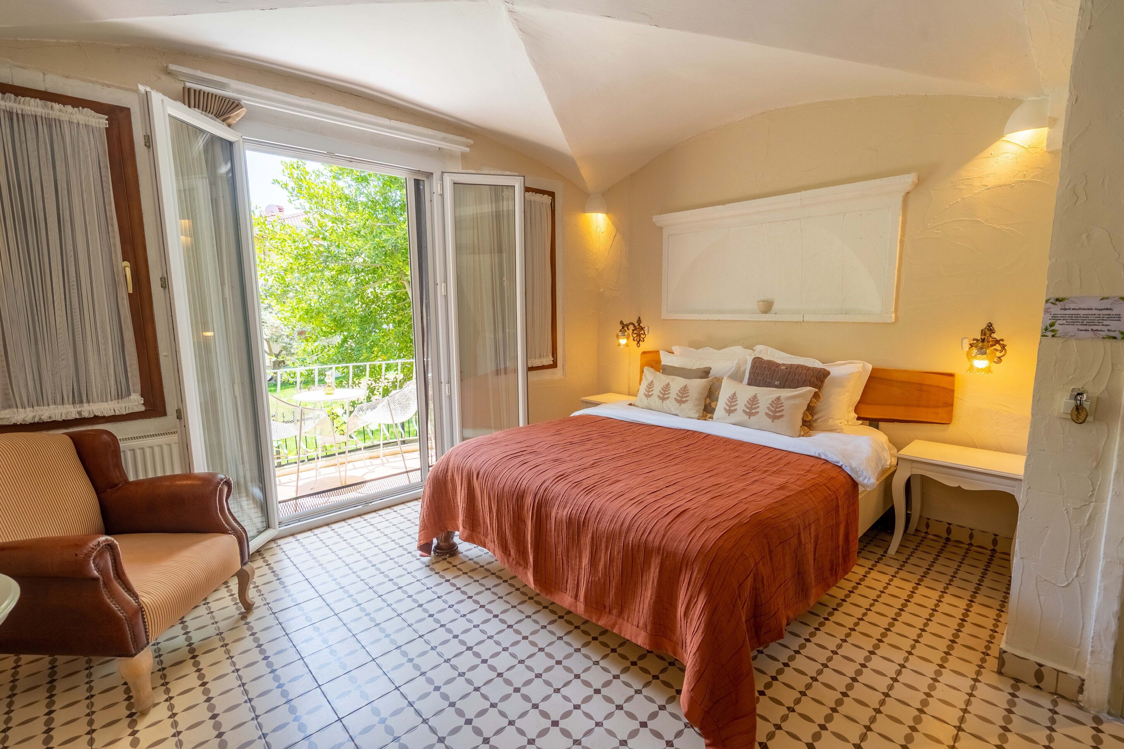 Standard Double Room | Premium bedding, in-room safe, desk, soundproofing