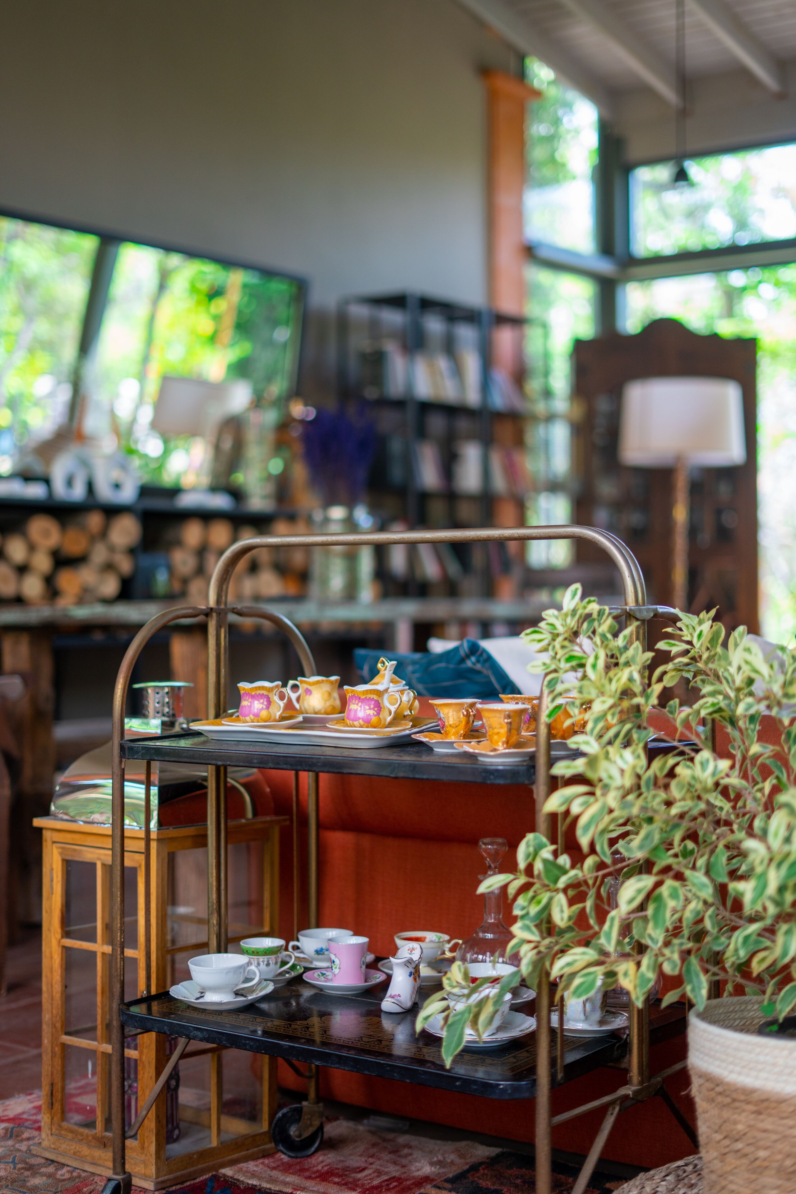 32-inch lcd tv with satellite channels, tv