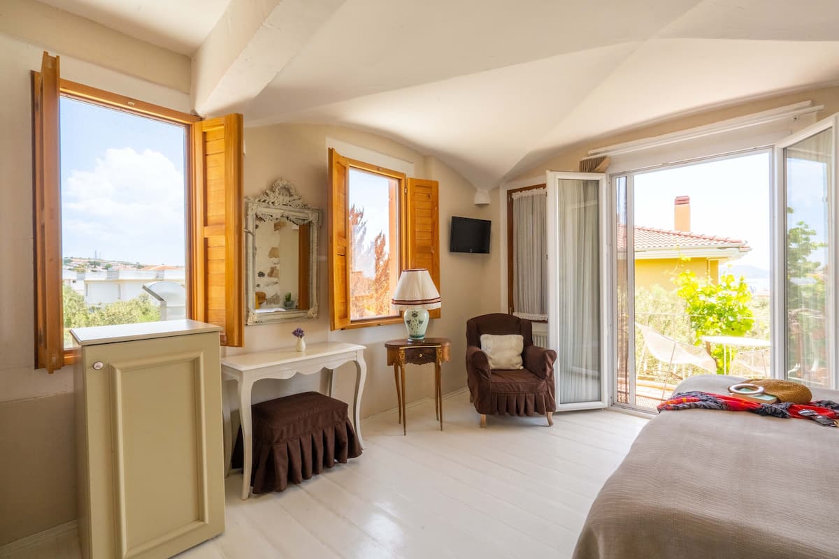 standard double room | premium bedding, in-room safe, desk, soundproofing