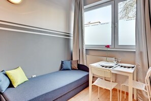 ダブルルーム 専用バスルーム | ベビーベッド (無料)、WiFi (無料)、ベッドシーツ