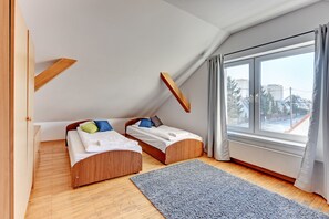 Quadruple Room, Private Bathroom | Free cots/infant beds, free WiFi, bed sheets - Nice Rooms (Gdansk)