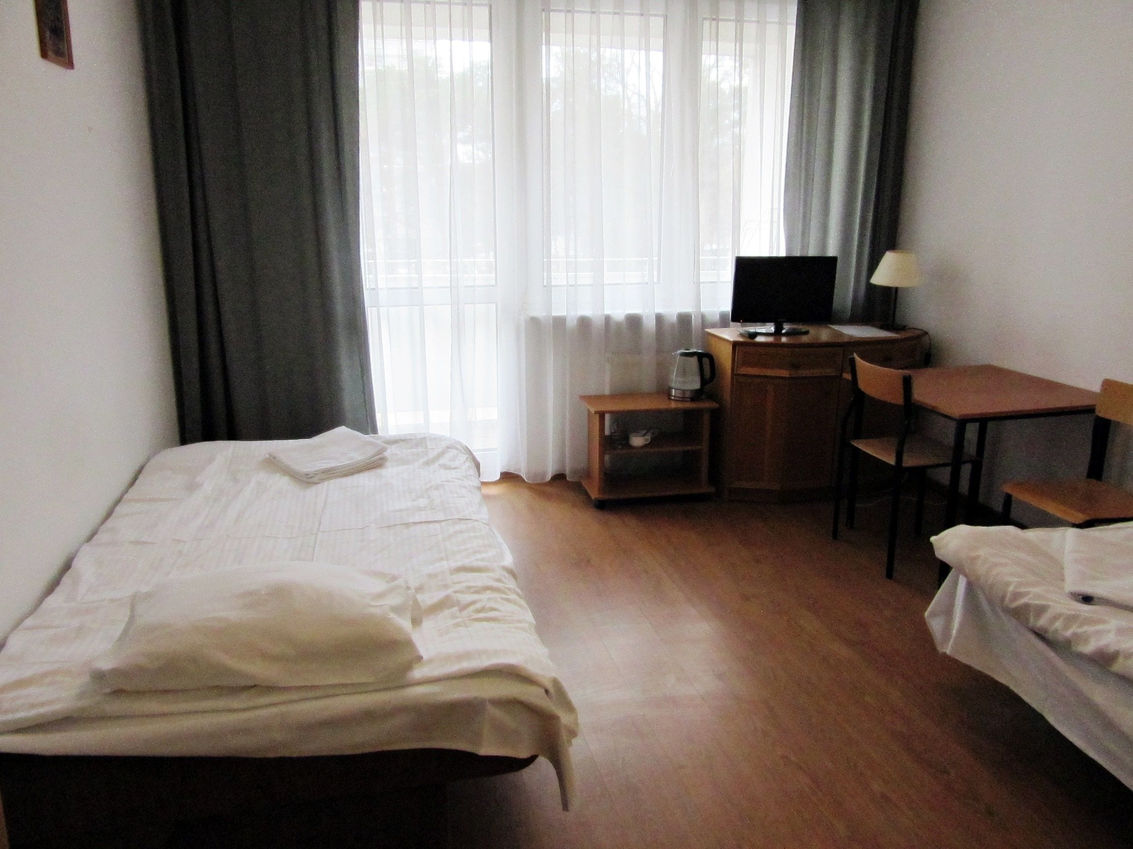 economy twin room | desk, cots/infant beds, free wifi, bed sheets