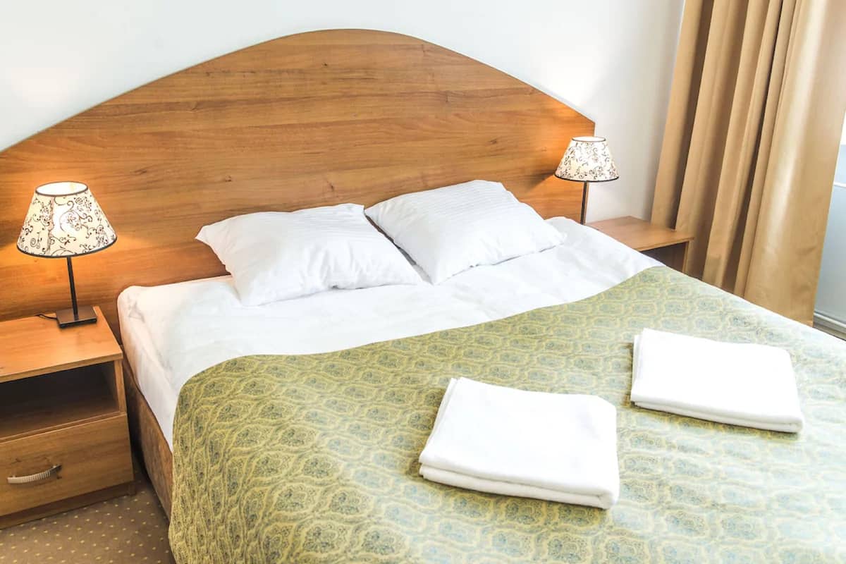Desk, cots/infant beds, free WiFi, bed sheets