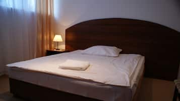 Comfort Single Room | Desk, cribs/infant beds, free WiFi, bed sheets