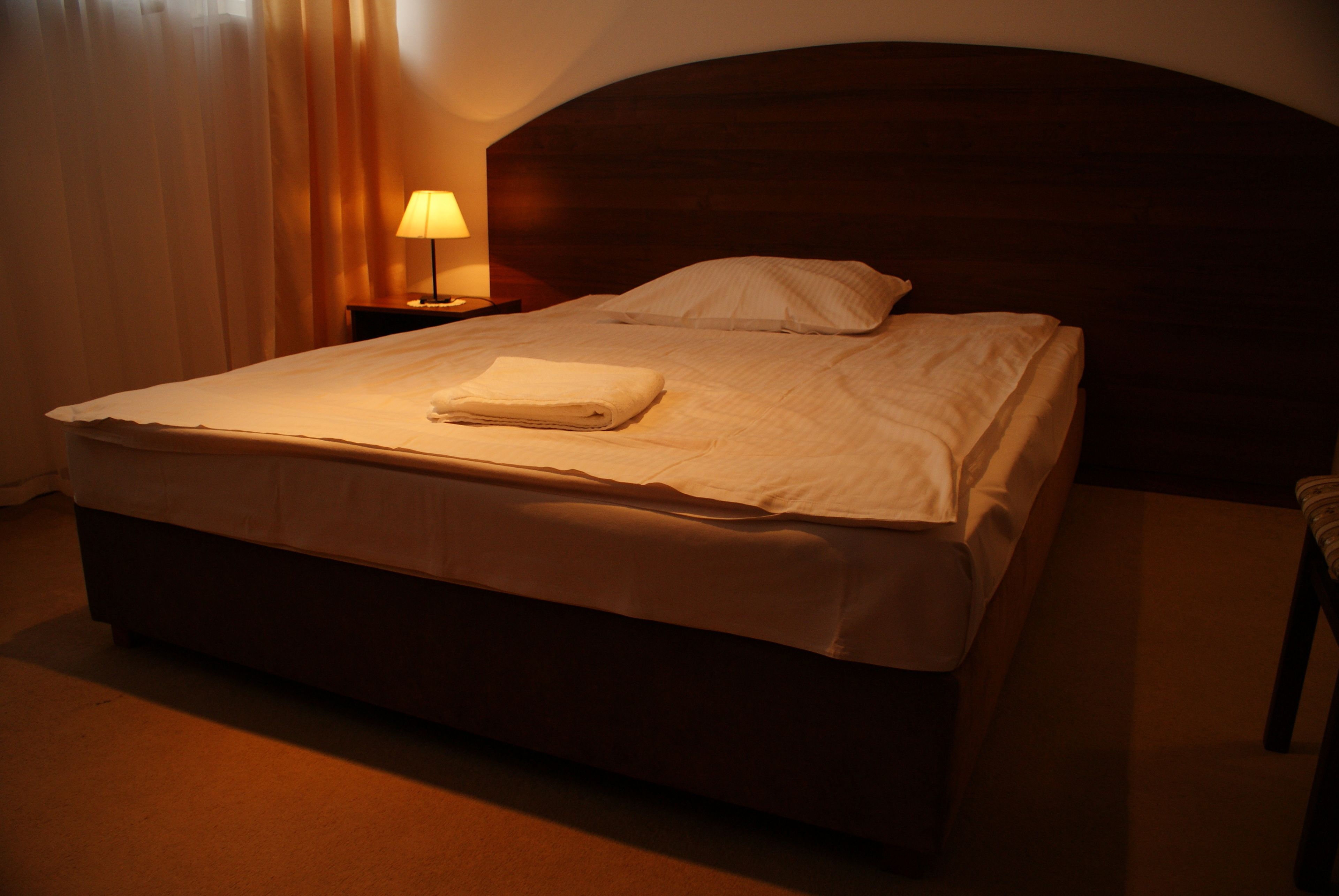 desk, cots/infant beds, free wifi, bed sheets