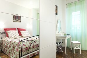 Doppelzimmer | Zimmersafe, Schreibtisch, schallisolierte Zimmer, Babybetten