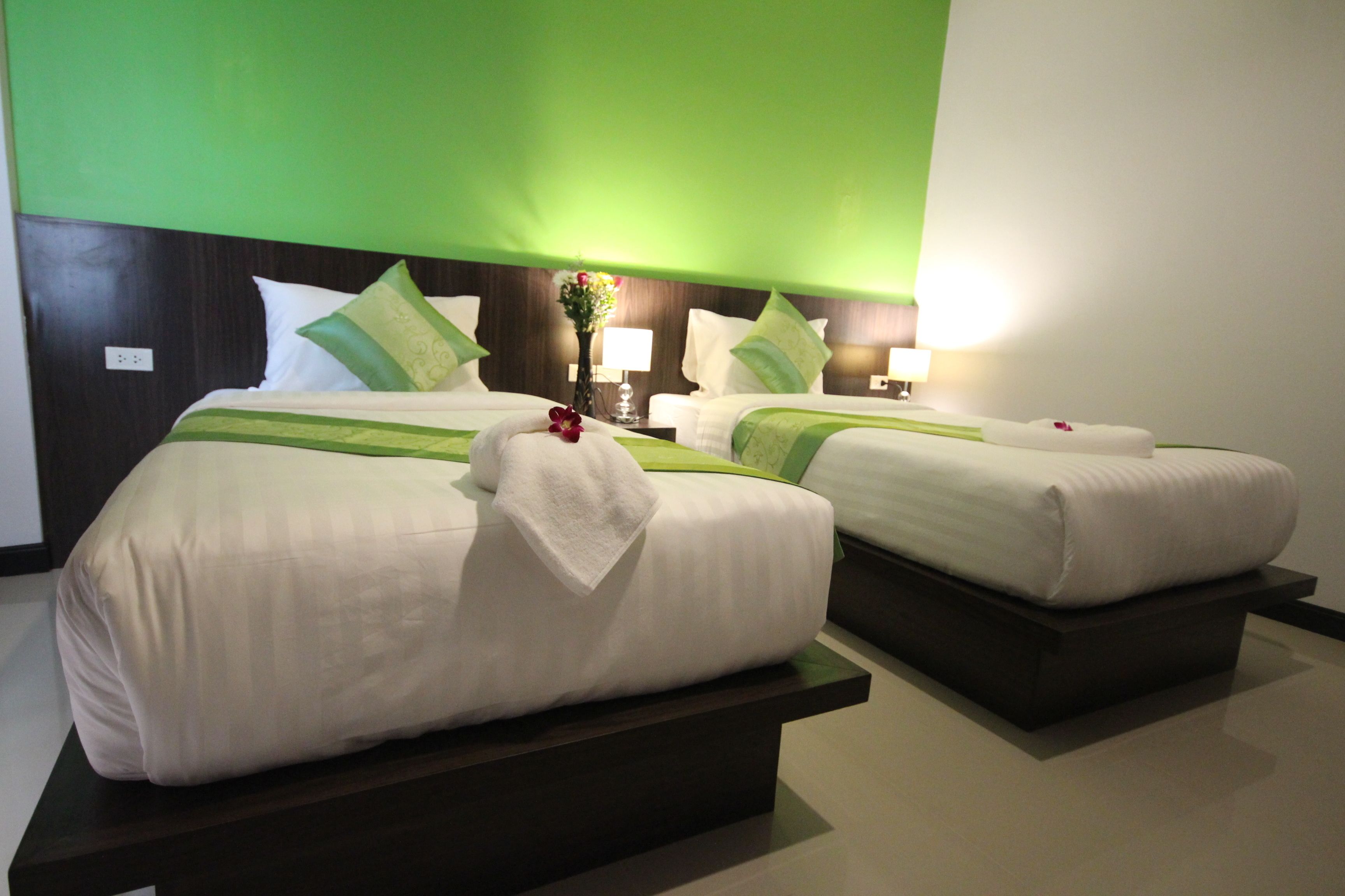 minibar, in-room safe, free wifi, bed sheets