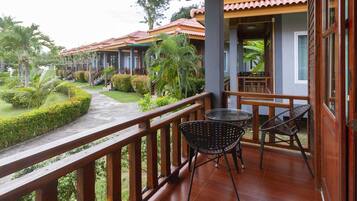 Luxury Villa, 1 King Bed | Living area | 32-inch LCD TV with satellite channels, TV