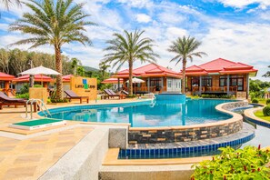 Family Villa, Multiple Beds | Minibar, in-room safe, free WiFi, bed sheets - Lanta Lapaya Resort (Ko Lanta)