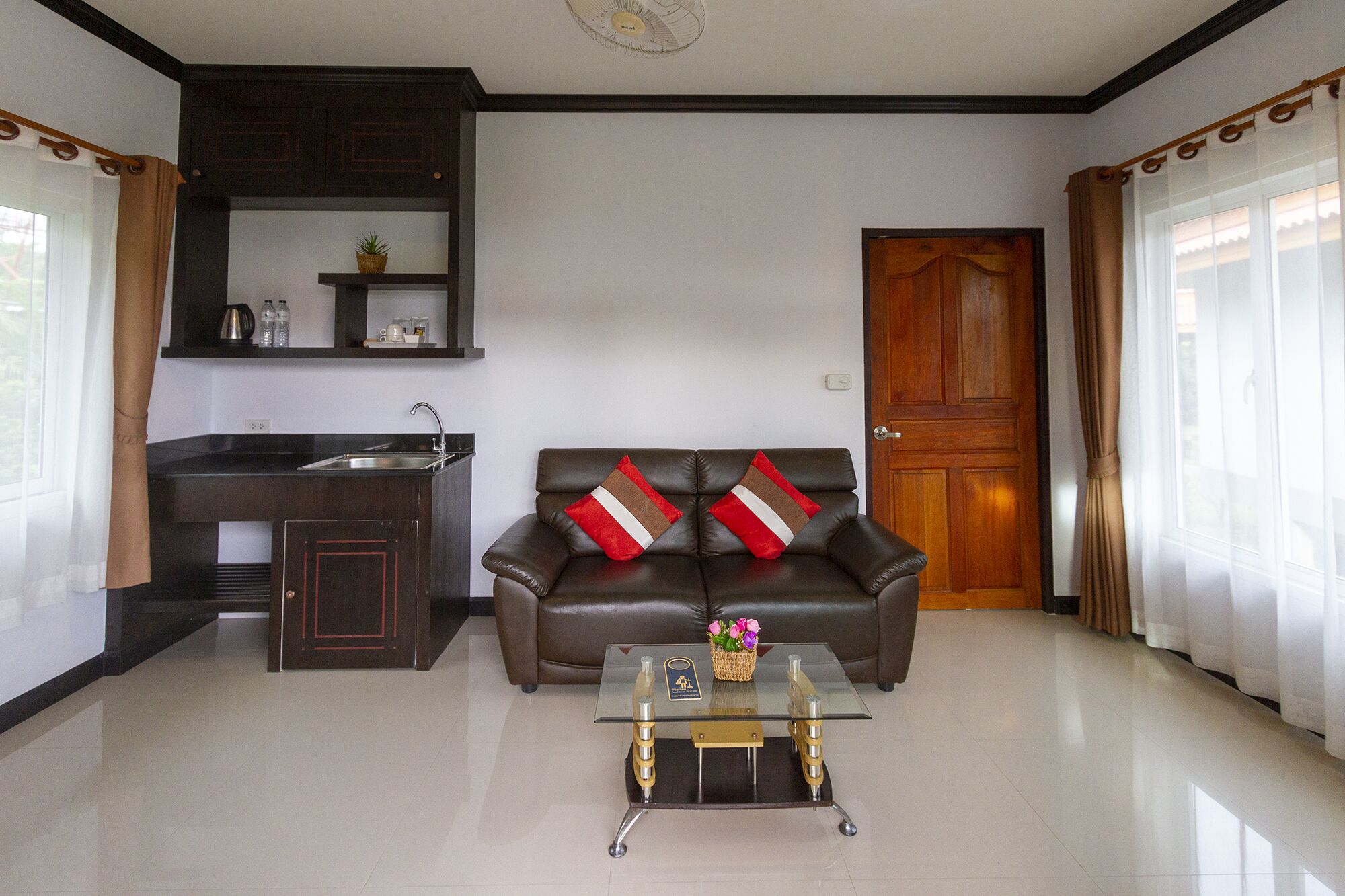 luxury villa, 1 king bed | living area | 32-inch lcd tv with satellite channels, tv
