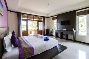 ミニバー、セーフティボックス (室内)、WiFi (無料)、ベッドシーツ