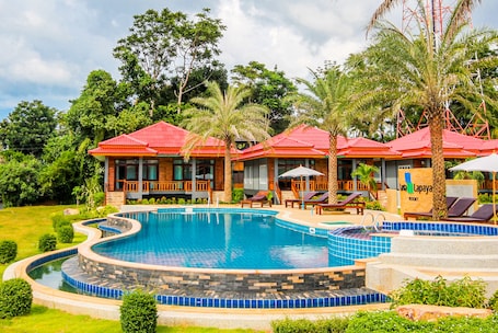 Outdoor pool, sun loungers