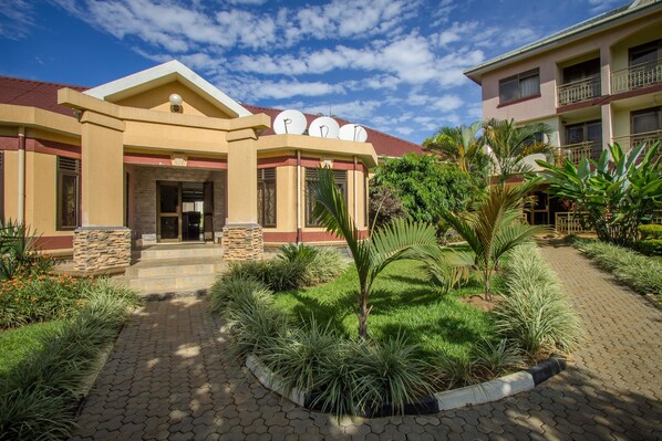 Exterior - Askay Hotel Suites (Entebbe)