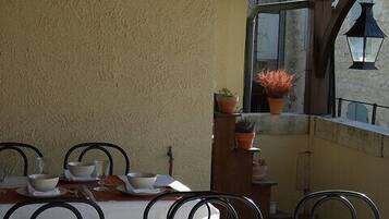 Dinner served, French cuisine