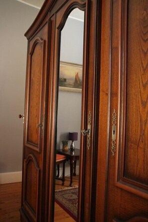 Double Room | Room amenity - L'Entrée Chambres d'Hôtes Bar & Restaurant (Castillonnes)