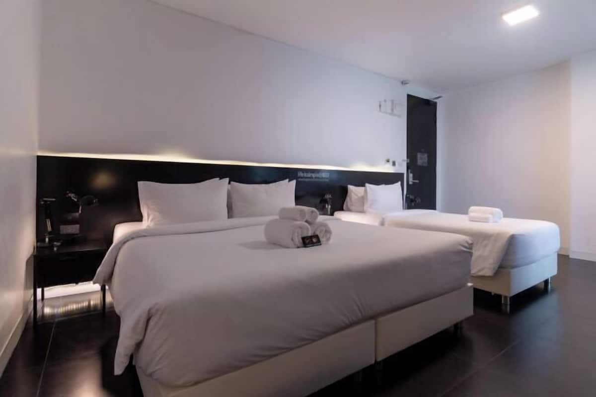 Premium bedding, minibar, desk, soundproofing
